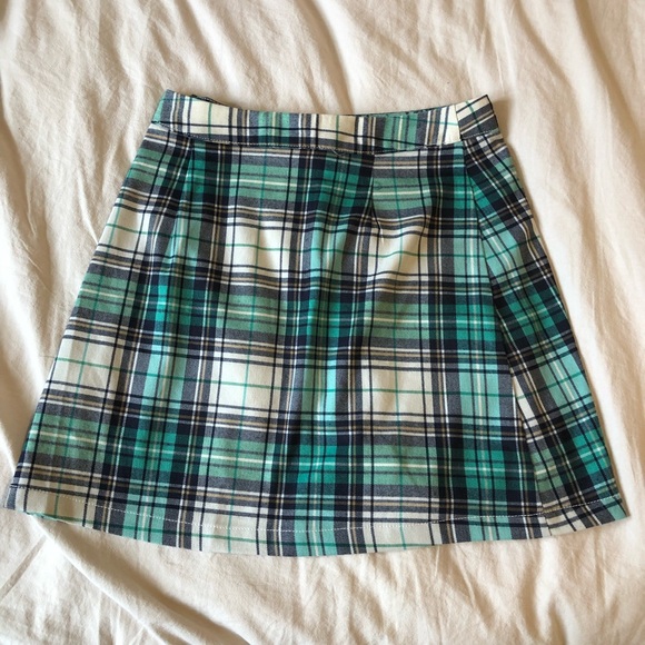 Never Worn One Size Brandy Melville Plaid Skirt - Picture 4 of 4